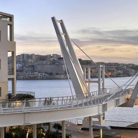 アパート Super Luxury In Tigne Point, Amazing Ocean Views スリーマ